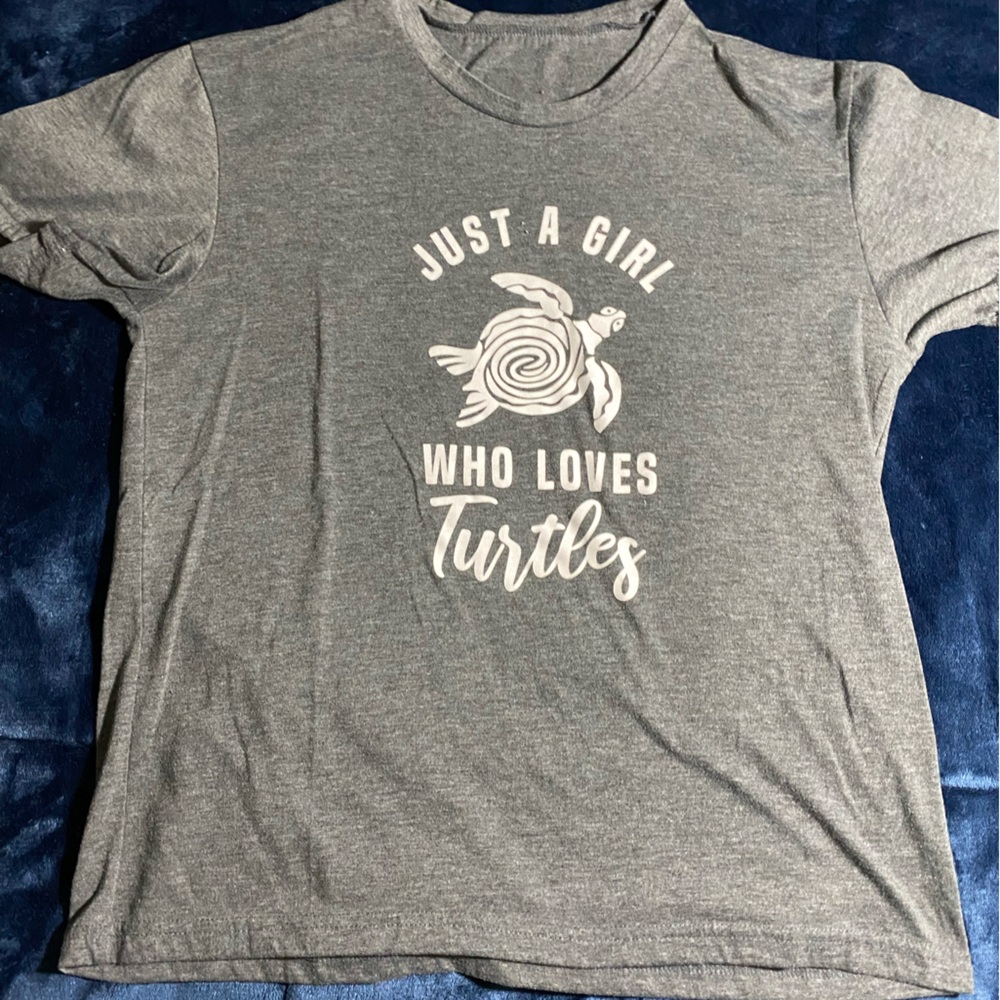 Gray Graphic T-Shirt with Turtle Design